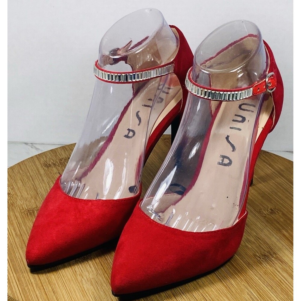 UNISA Sexy Red Heels Size 7M Heel 3.5”